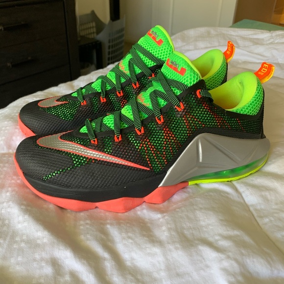 NIKE LEBRON  11 ADULT Low “Remix” ATHLETIC SHOES BOX !! - Picture 2 of 6